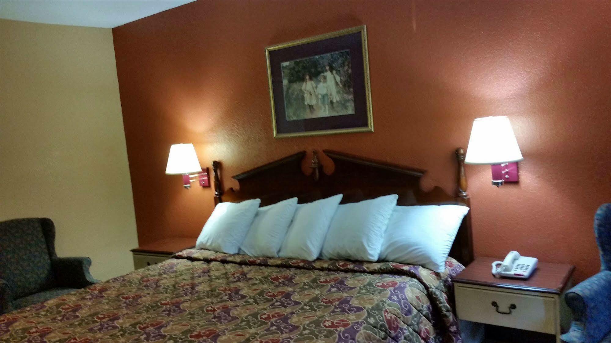 Lakeview Inn - Kingston Extérieur photo
