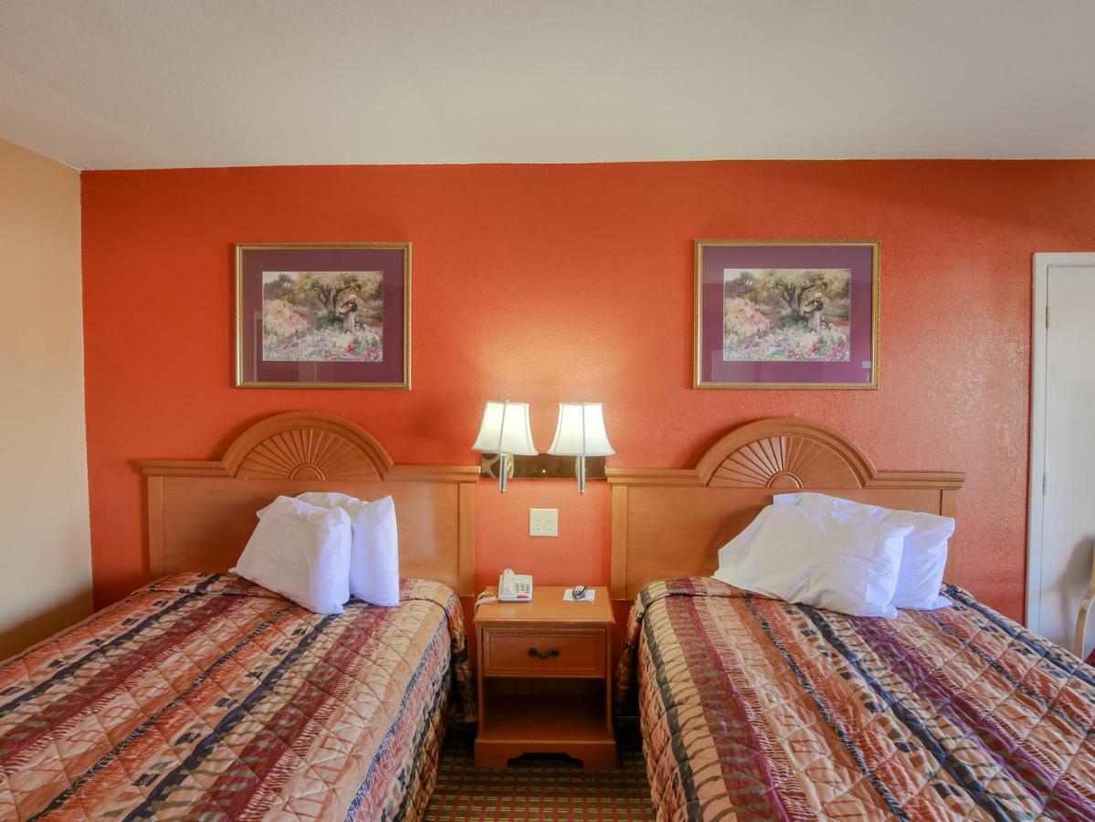 Lakeview Inn - Kingston Extérieur photo